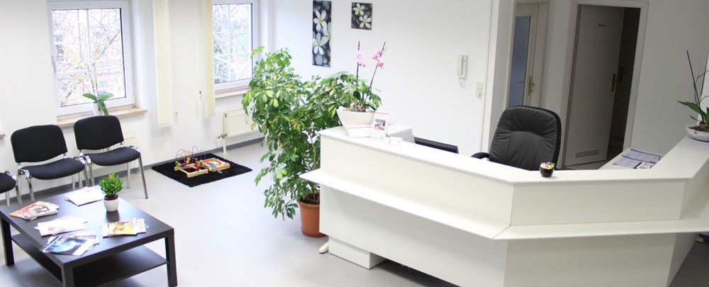 Empfang & Anmeldung der Physiotherapie Paraschou Wiesbaden